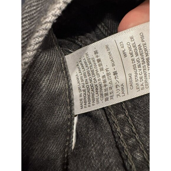 Levis Women’s ‘94 Baggy Black Denim Jeans Size 30 EUC - Picture 5 of 7
